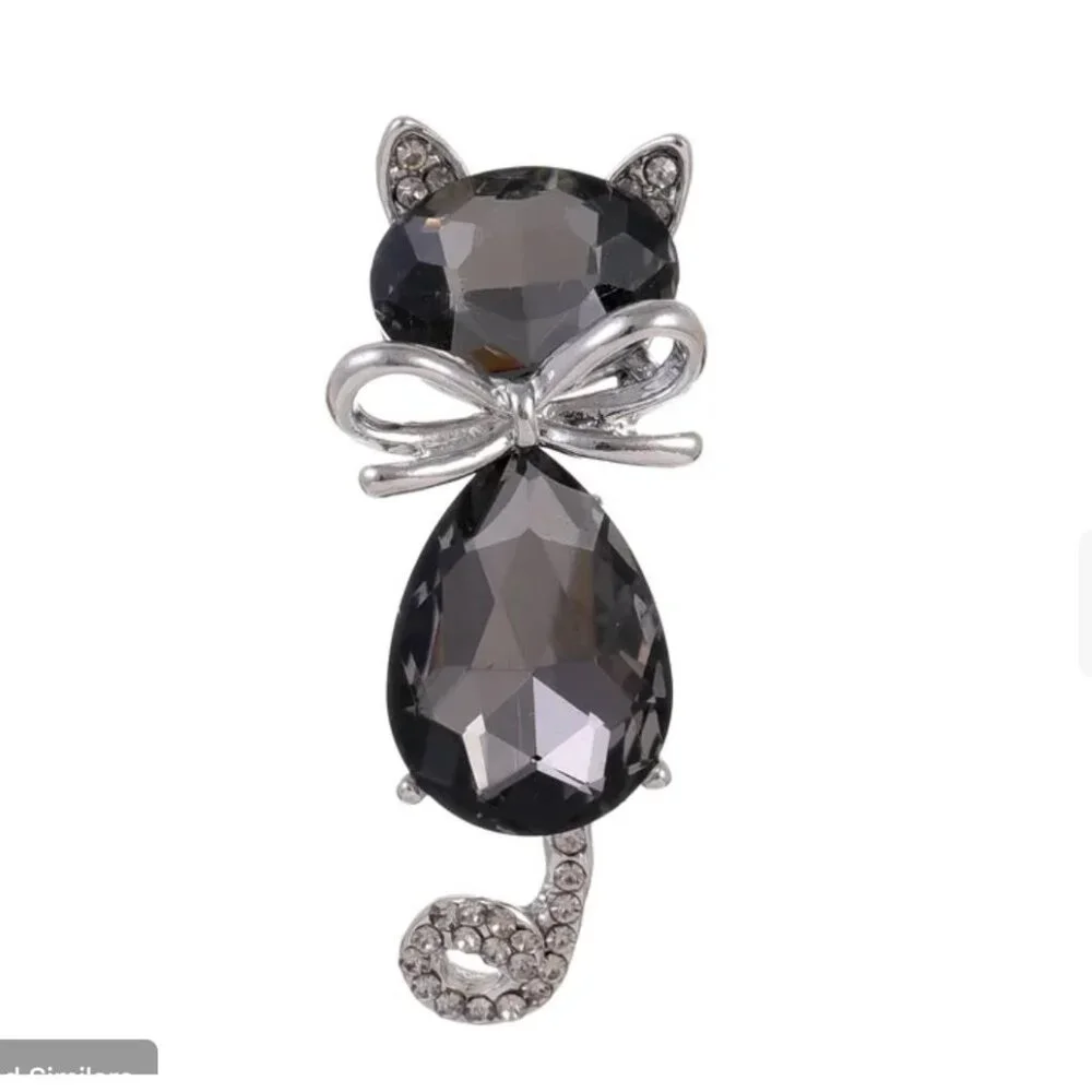 Elegant Rhinestone Cat Brooch Pin Silver Tone Crystal Tail - Picture 1 of 1